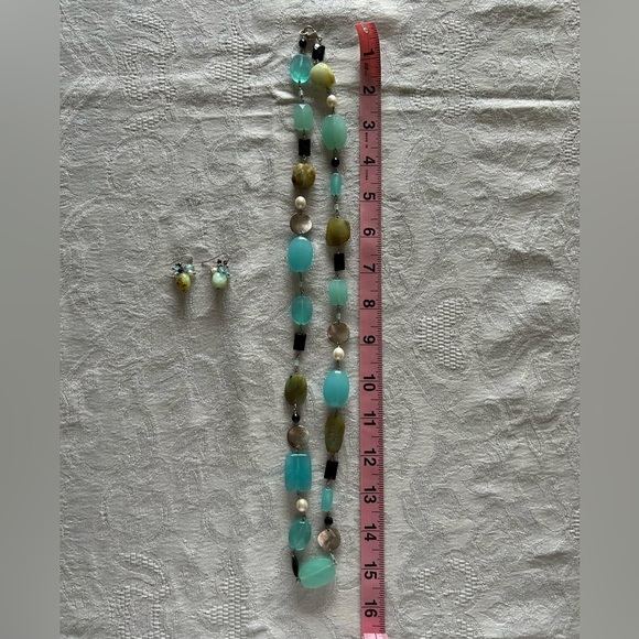 Elegant Turquoise and Green Beaded Necklace Set - Picture 3 of 3